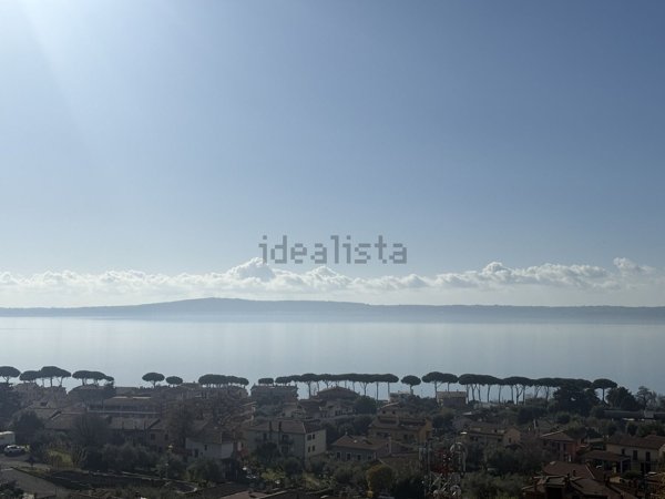 casa indipendente in vendita a Trevignano Romano