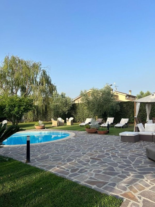 casa indipendente in vendita a Trevignano Romano