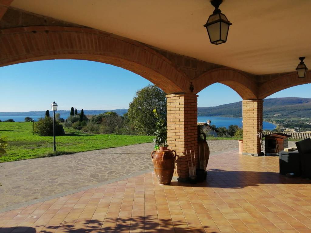 casa indipendente in vendita a Trevignano Romano
