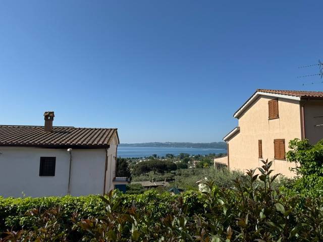 casa indipendente in vendita a Trevignano Romano