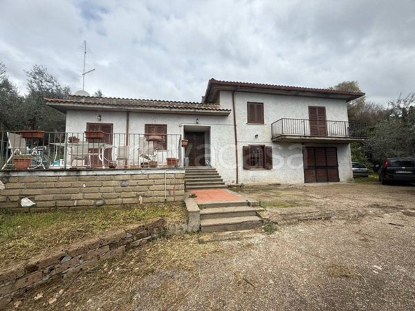 casa indipendente in vendita a Trevignano Romano