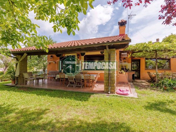 casa indipendente in vendita a Trevignano Romano