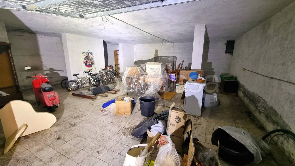 locale di sgombero in vendita a Trevignano Romano