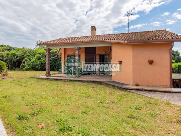 casa indipendente in vendita a Trevignano Romano
