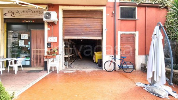 locale commerciale in vendita a Trevignano Romano