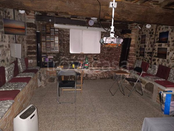 locale commerciale in vendita a Trevignano Romano