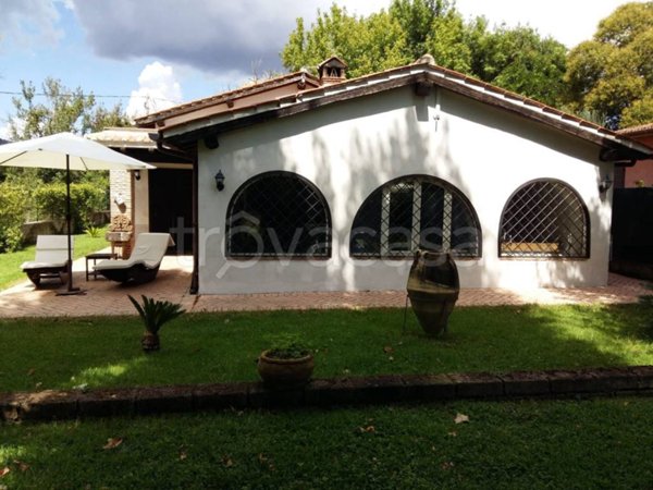 casa indipendente in vendita a Trevignano Romano