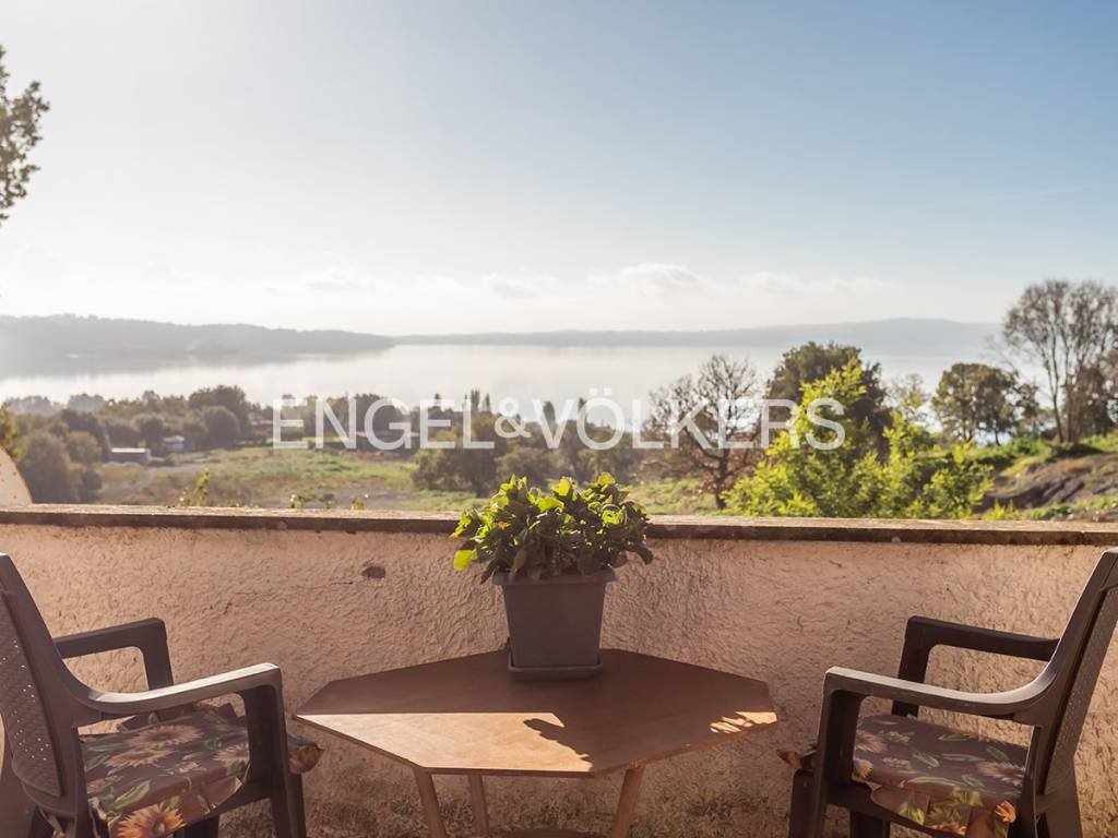 casa indipendente in vendita a Trevignano Romano