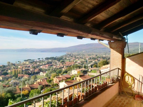casa indipendente in vendita a Trevignano Romano