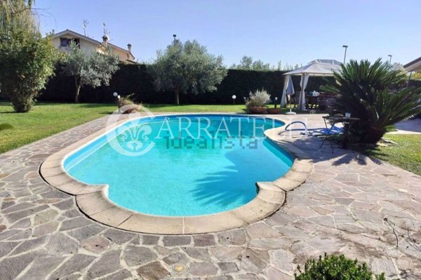 pentavano in vendita a Trevignano Romano