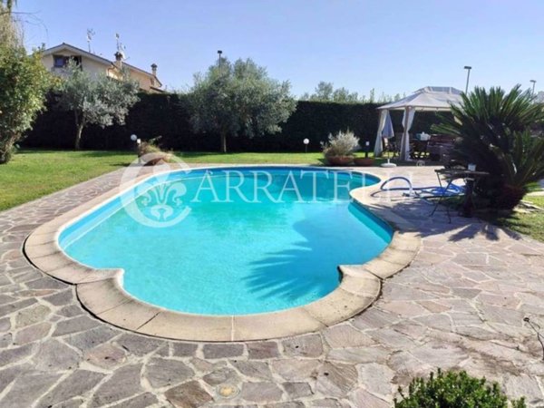 casa indipendente in vendita a Trevignano Romano