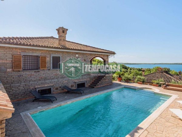 casa indipendente in vendita a Trevignano Romano