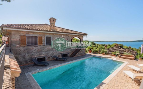 casa indipendente in vendita a Trevignano Romano