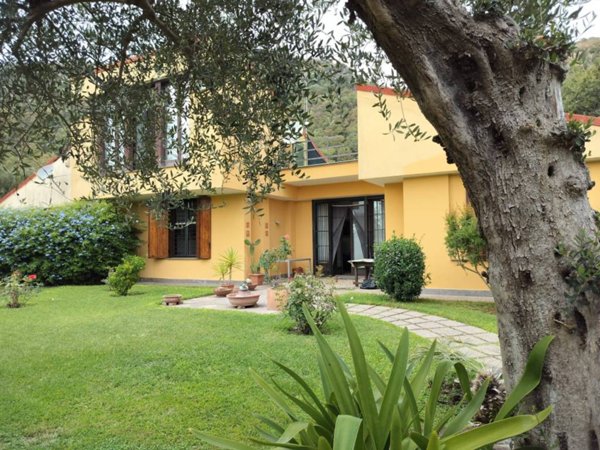 casa indipendente in vendita a Trevignano Romano