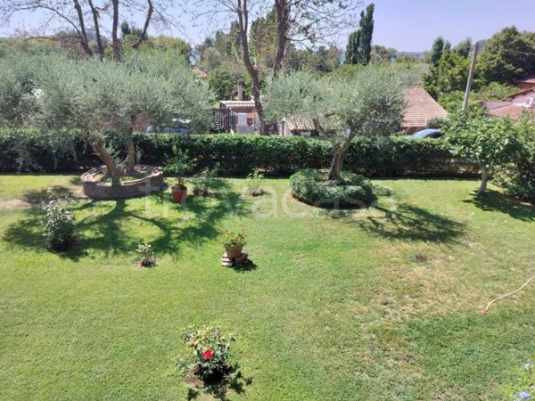 casa indipendente in vendita a Trevignano Romano