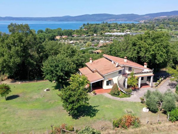casa indipendente in vendita a Trevignano Romano