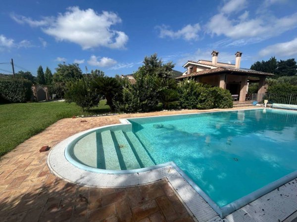 casa indipendente in vendita a Trevignano Romano