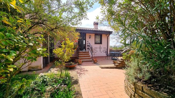 casa indipendente in vendita a Trevignano Romano
