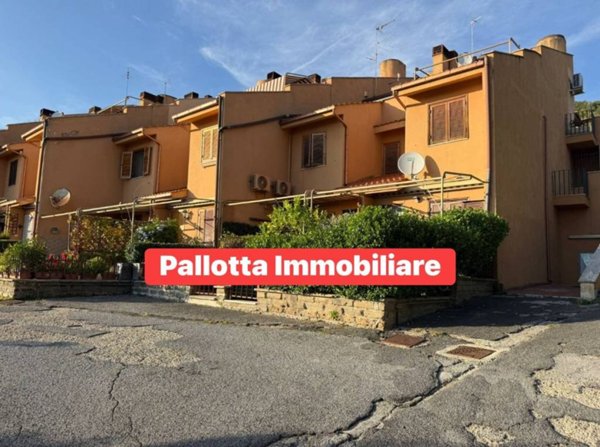 casa indipendente in vendita a Trevignano Romano