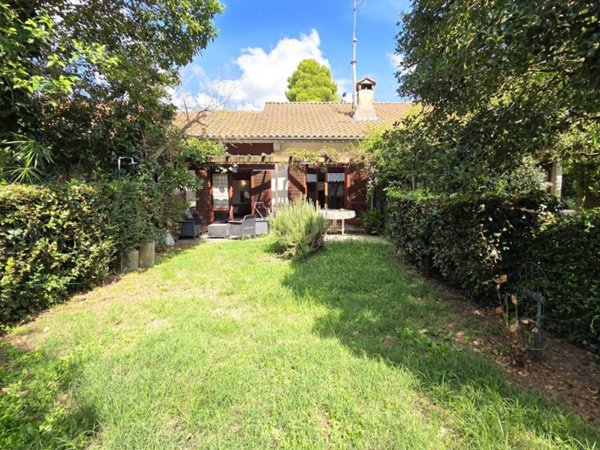 casa indipendente in vendita a Trevignano Romano
