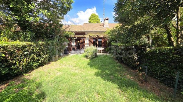 casa indipendente in vendita a Trevignano Romano
