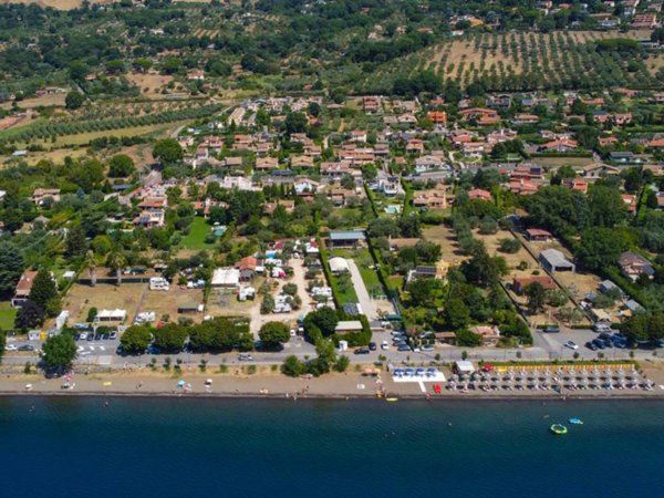 casa indipendente in vendita a Trevignano Romano