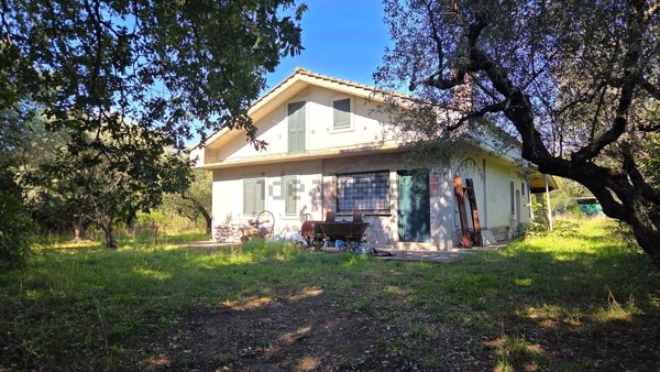casa indipendente in vendita a Trevignano Romano