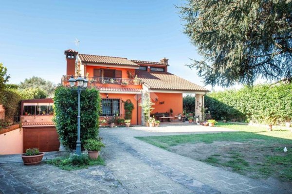casa indipendente in vendita a Trevignano Romano