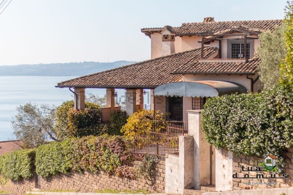 casa indipendente in vendita a Trevignano Romano