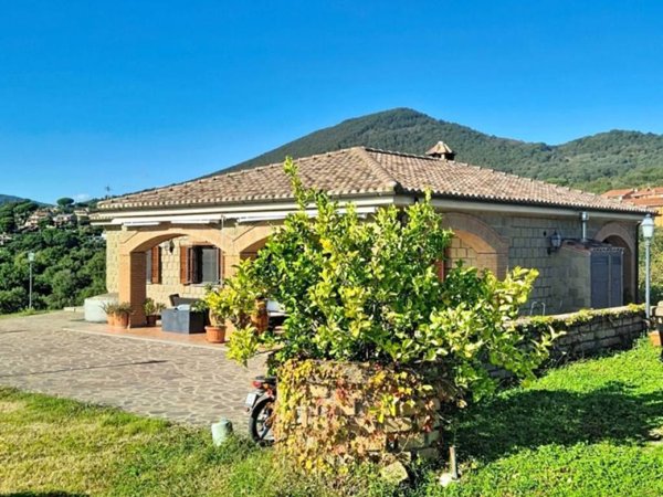 casa indipendente in vendita a Trevignano Romano