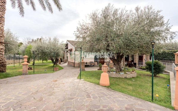 casa indipendente in vendita a Trevignano Romano