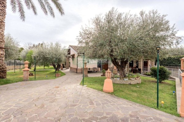 casa indipendente in vendita a Trevignano Romano