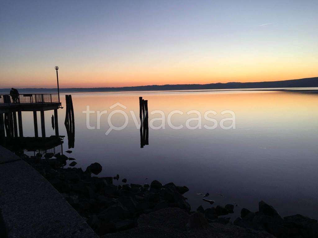 casa indipendente in vendita a Trevignano Romano