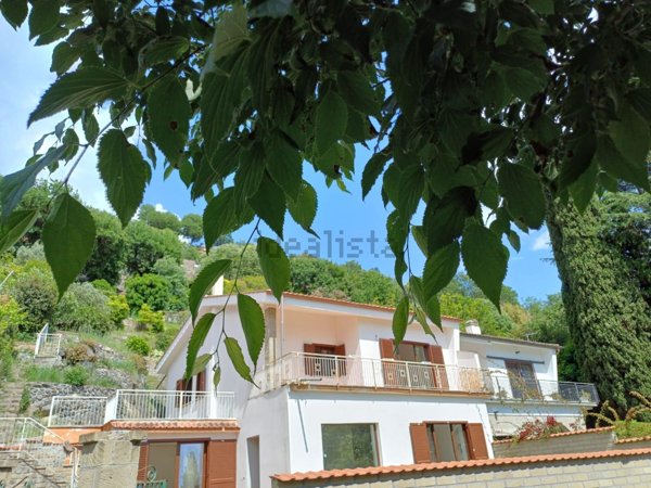 casa indipendente in vendita a Trevignano Romano