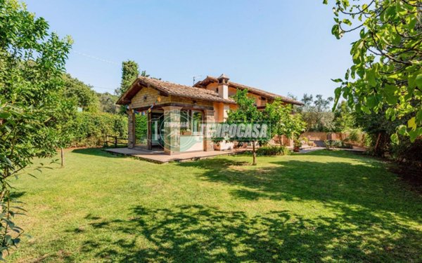casa indipendente in vendita a Trevignano Romano