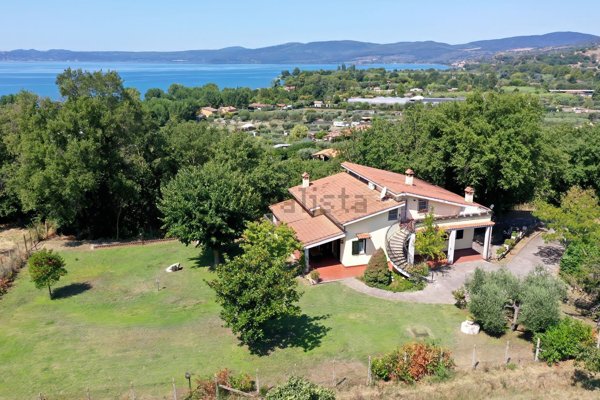 casa indipendente in vendita a Trevignano Romano