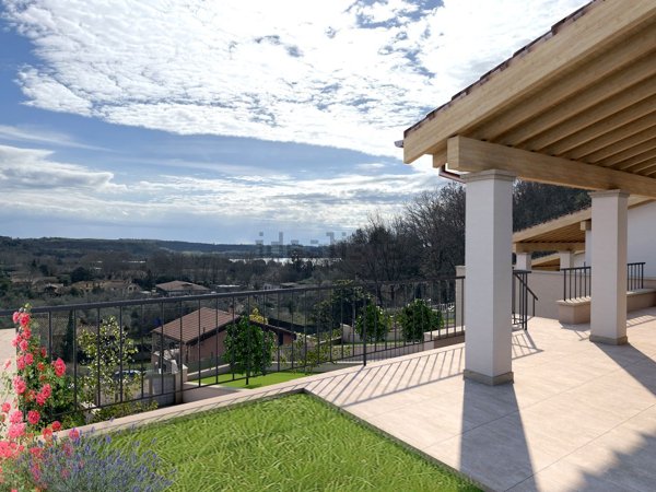 casa indipendente in vendita a Trevignano Romano