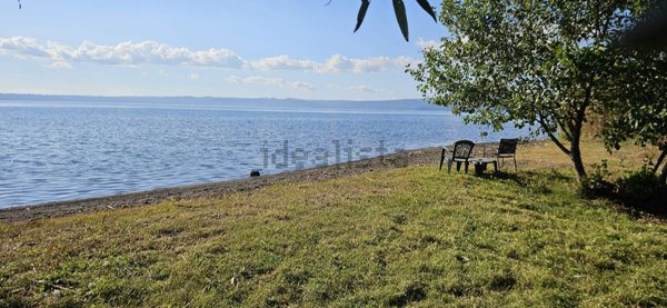 casa indipendente in vendita a Trevignano Romano