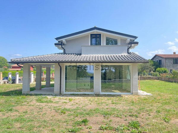 casa indipendente in vendita a Trevignano Romano