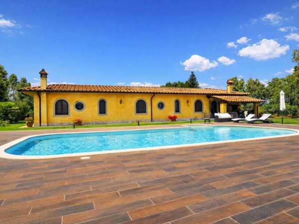 casa indipendente in vendita a Trevignano Romano