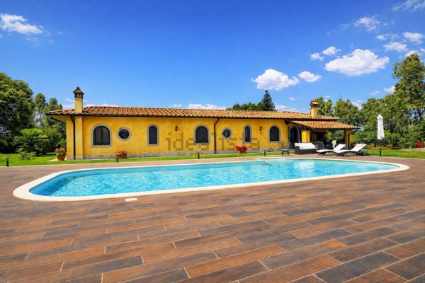 casa indipendente in vendita a Trevignano Romano