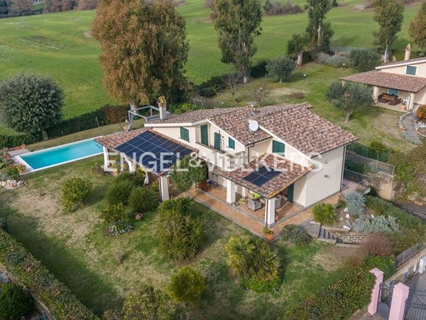 casa indipendente in vendita a Trevignano Romano