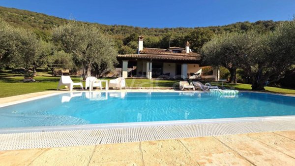 casa indipendente in vendita a Trevignano Romano