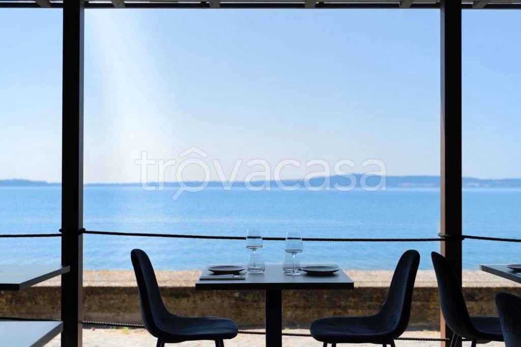 negozio in vendita a Trevignano Romano