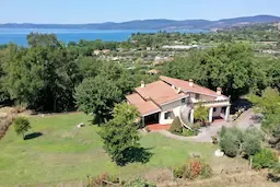 casa indipendente in vendita a Trevignano Romano