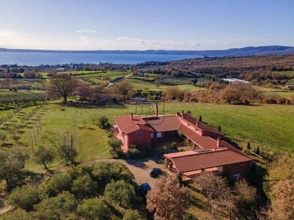 casa indipendente in vendita a Trevignano Romano