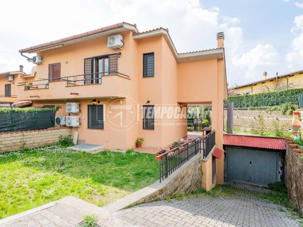 casa indipendente in vendita a Trevignano Romano