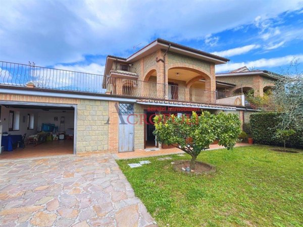 casa indipendente in vendita a Trevignano Romano