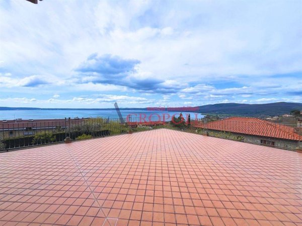 casa indipendente in vendita a Trevignano Romano