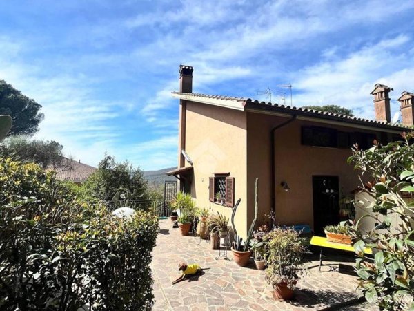 casa indipendente in vendita a Trevignano Romano